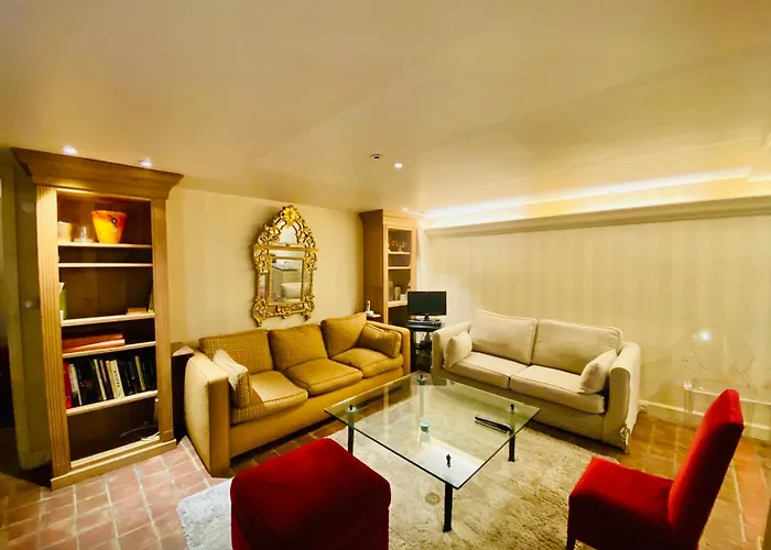 דירה Musee Du Louvre פריז