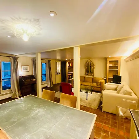 Musee Du Louvre Appartement